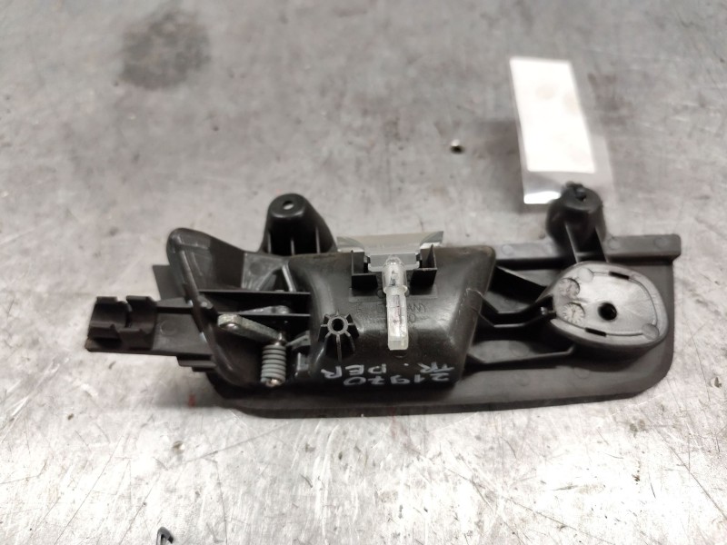 Recambio de maneta interior trasera derecha para audi a4 berlina (8e) 1.9 tdi referencia OEM IAM   