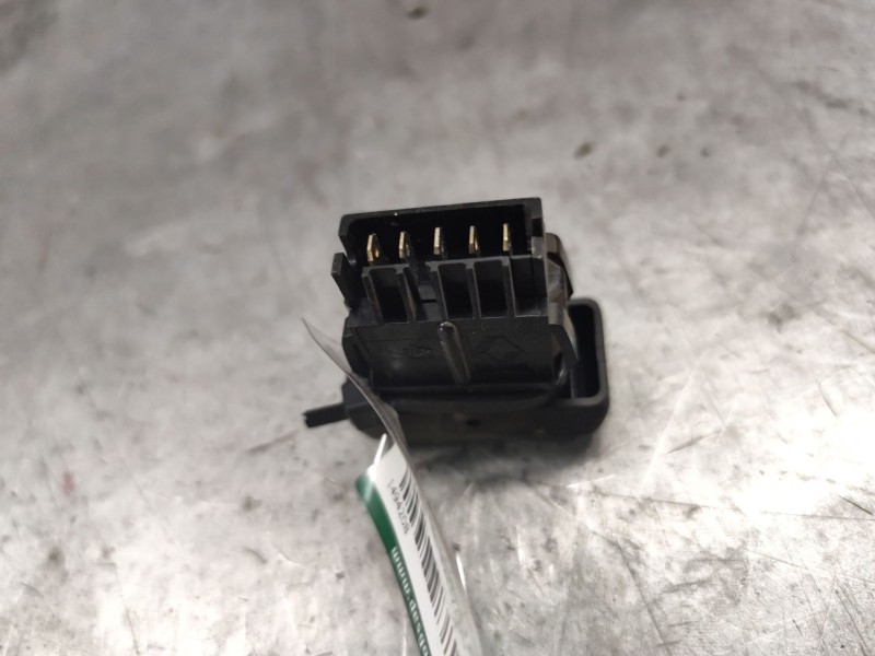 Recambio de mando cierre centralizado para dacia logan 1.6 cat referencia OEM IAM  5 PINS 