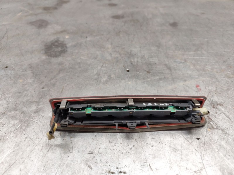 Recambio de piloto trasero central para opel astra h (a04) 1.3 cdti (l48) referencia OEM IAM   