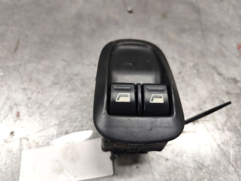 Recambio de mando elevalunas delantero izquierdo para peugeot 206 berlina xr referencia OEM IAM   