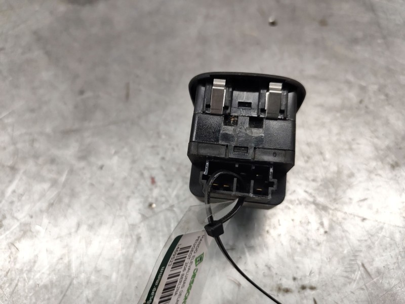 Recambio de mando elevalunas delantero izquierdo para peugeot 206 berlina xr referencia OEM IAM   