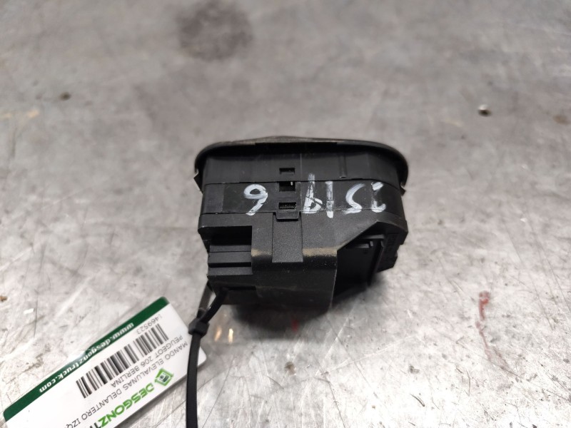 Recambio de mando elevalunas delantero izquierdo para peugeot 206 berlina xr referencia OEM IAM   