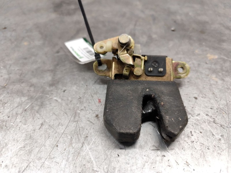 Recambio de cerradura maletero / porton para volkswagen passat berlina (3b2) comfortline referencia OEM IAM 827505  2PINES