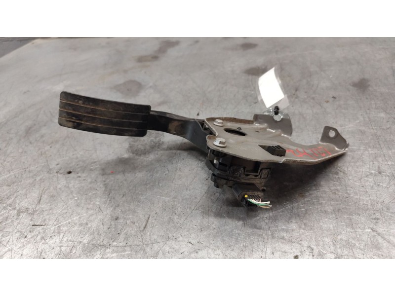 Recambio de pedal acelerador para dacia sandero ii tce 90 (b8m1, b8ma) referencia OEM IAM 180022703r  