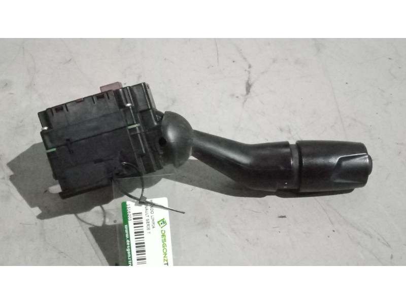 Recambio de mando limpia para renault serie t 12.8 diesel referencia OEM IAM 23517978  MANDO INTERMITENTES