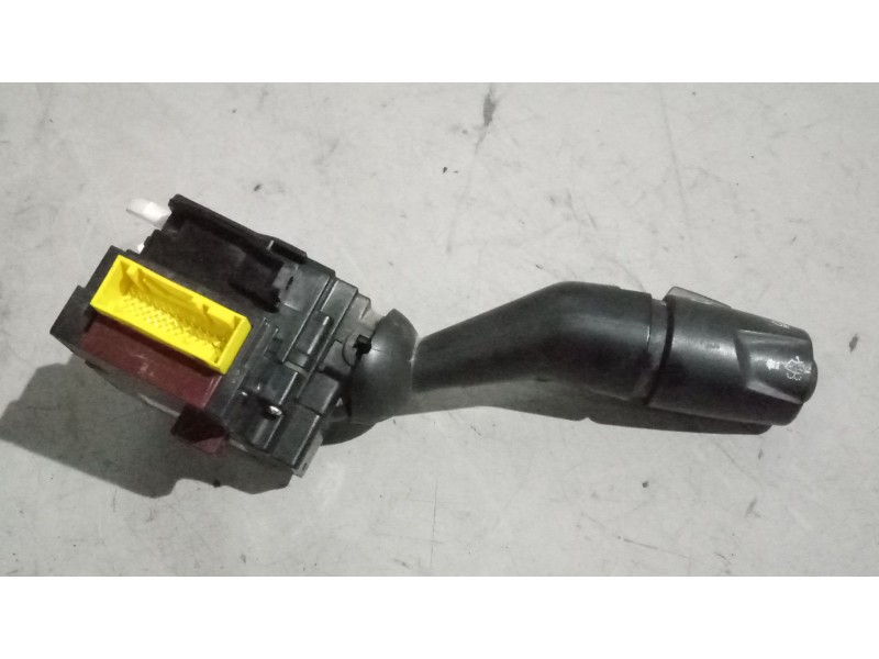 Recambio de mando limpia para renault serie t 12.8 diesel referencia OEM IAM 23517978  MANDO INTERMITENTES