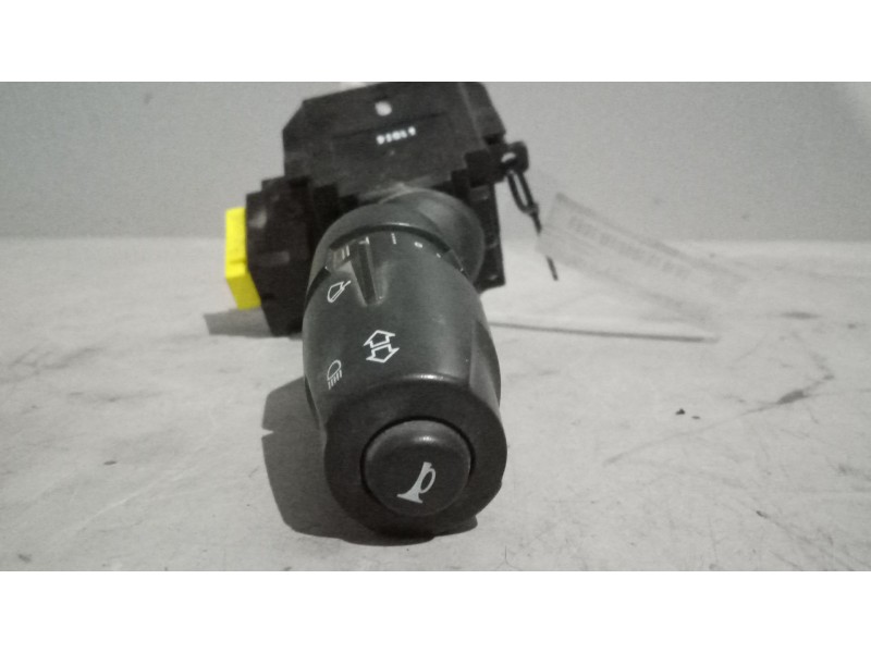 Recambio de mando limpia para renault serie t 12.8 diesel referencia OEM IAM 23517978  MANDO INTERMITENTES