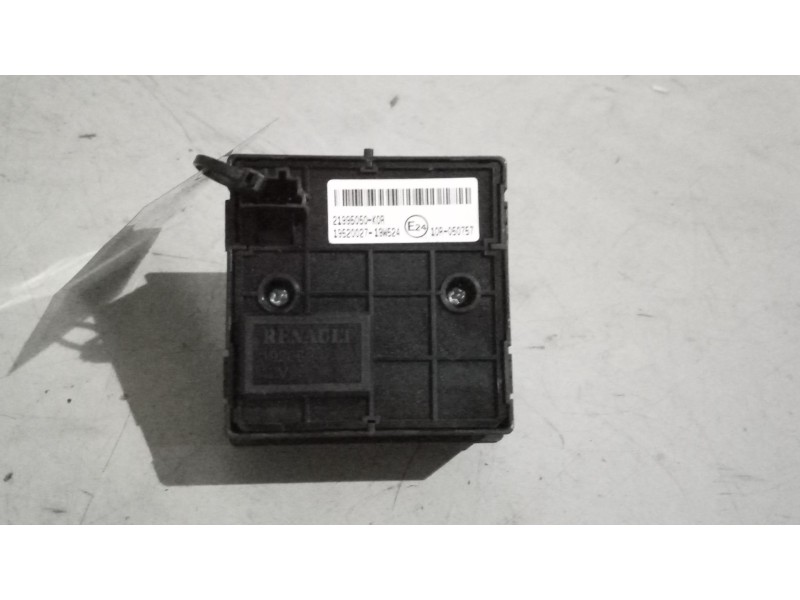 Recambio de mando luces para renault serie t 12.8 diesel referencia OEM IAM 7421995050  21995050