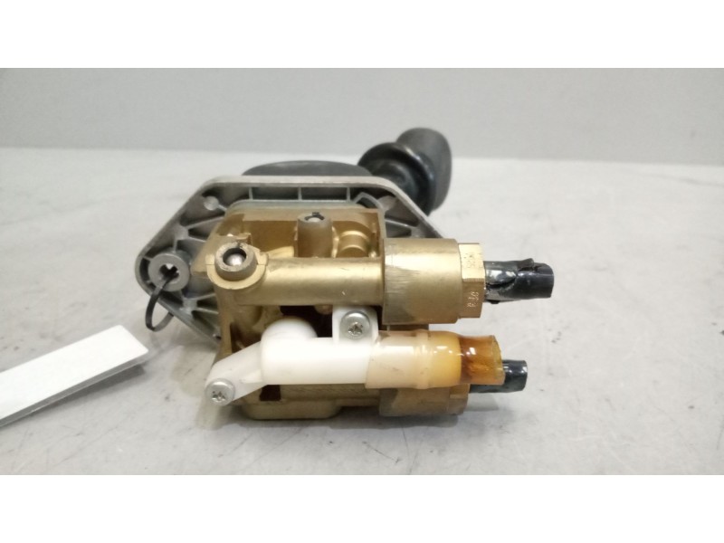 Recambio de palanca freno de mano para man tgx 18.xxx 12.4 diesel referencia OEM IAM 81523156156  