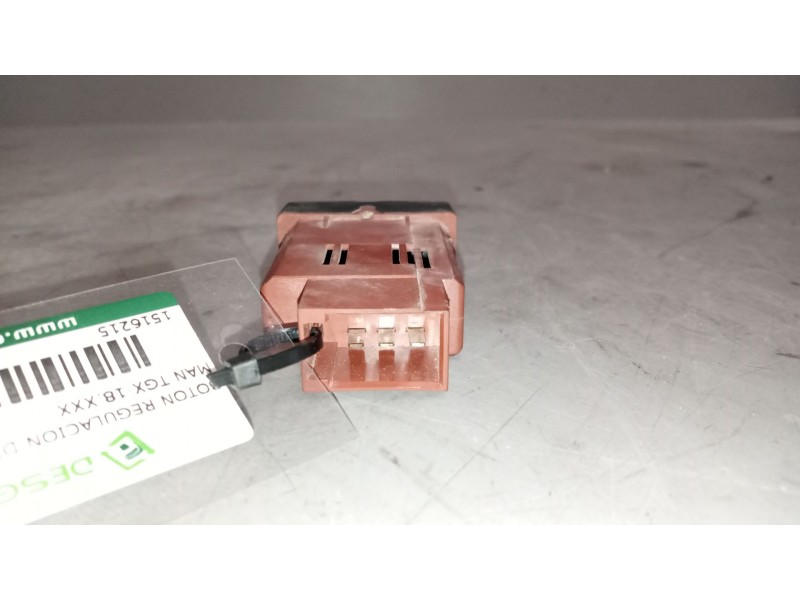 Recambio de boton regulacion de faros para man tgx 18.xxx 12.4 diesel referencia OEM IAM 81259070333  