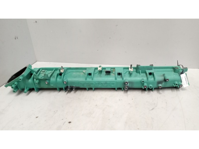 Recambio de colector admision para volvo fm xxx 12.8 diesel referencia OEM IAM 21647366  