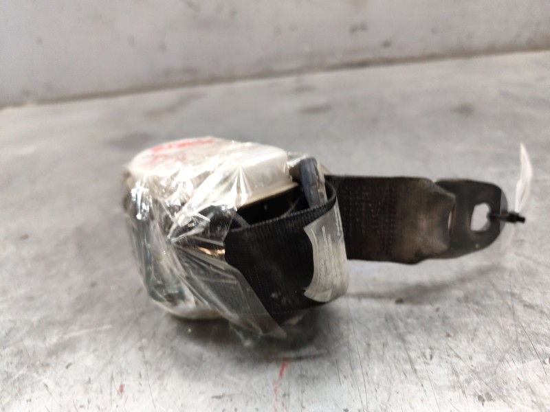 Recambio de cinturon seguridad delantero derecho para opel astra f berlina básico referencia OEM IAM 6944GD  