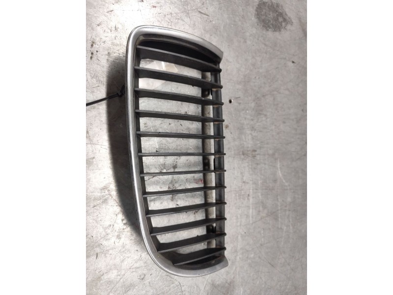 Recambio de rejilla delantera izquierda para bmw serie 3 berlina (e90) 320d referencia OEM IAM   
