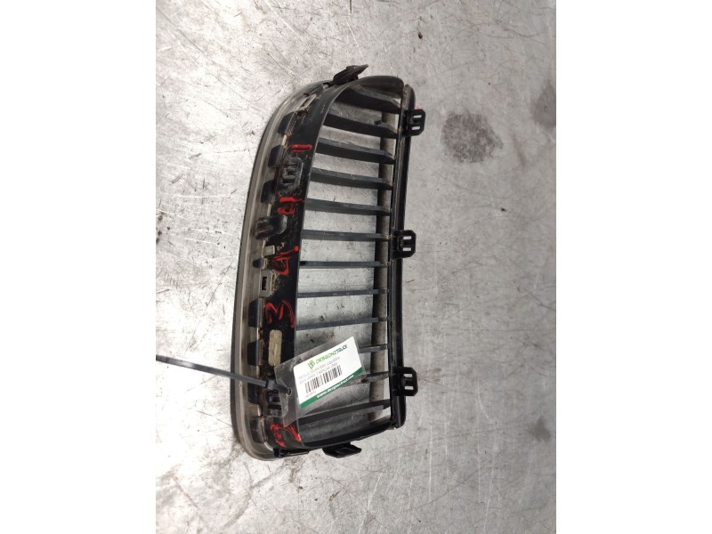 Recambio de rejilla delantera izquierda para bmw serie 3 berlina (e90) 320d referencia OEM IAM   