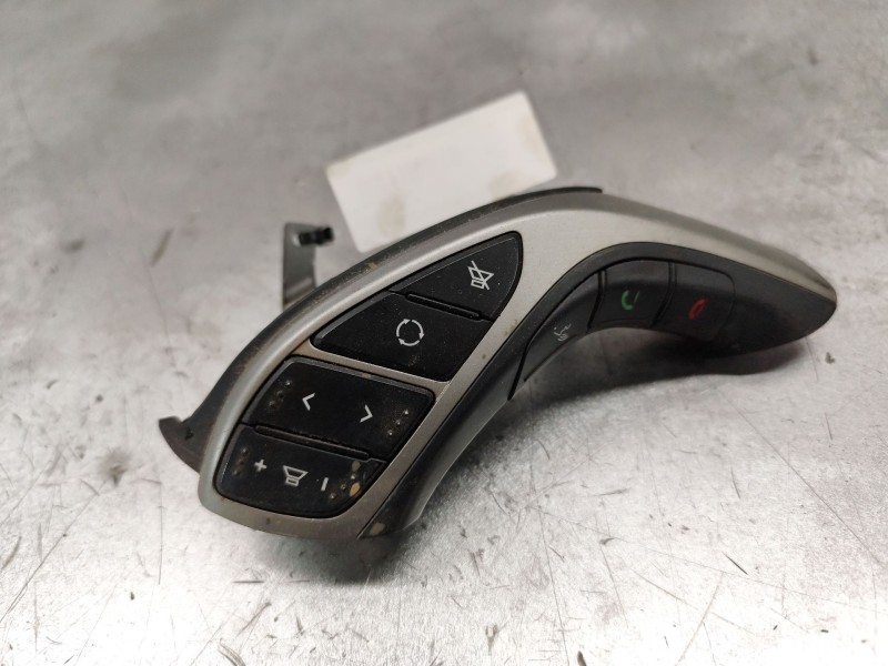 Recambio de mando volante para hyundai i30 (gd) 1.6 crdi referencia OEM IAM 96700A6500RDR  