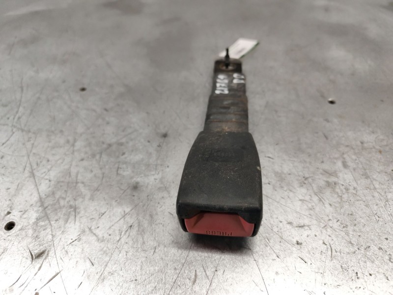 Recambio de pretensor airbag derecho para hyundai accent (mc) gl referencia OEM IAM 060523  