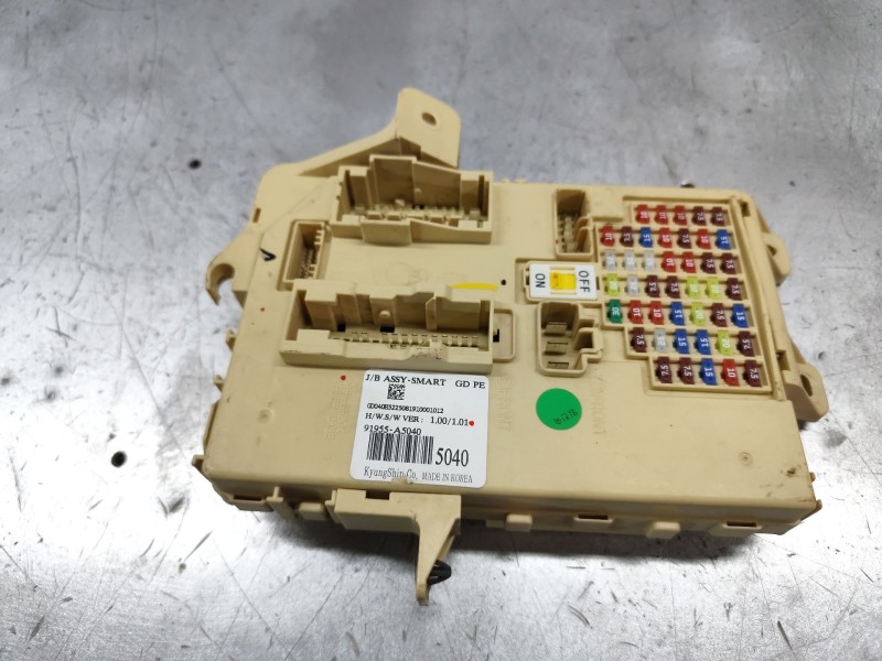 Recambio de caja reles / fusibles para hyundai i30 (gd) 1.6 crdi referencia OEM IAM 91955A5040  