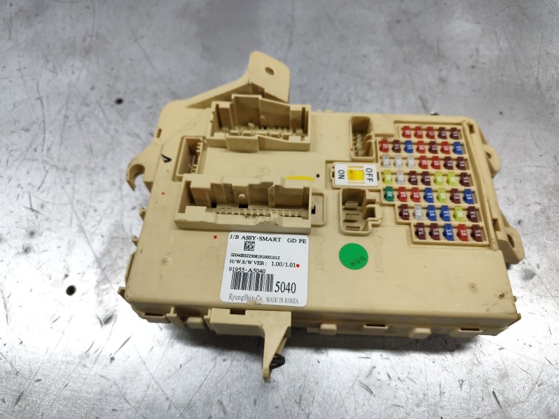 Recambio de caja reles / fusibles para hyundai i30 (gd) 1.6 crdi referencia OEM IAM 91955A5040  