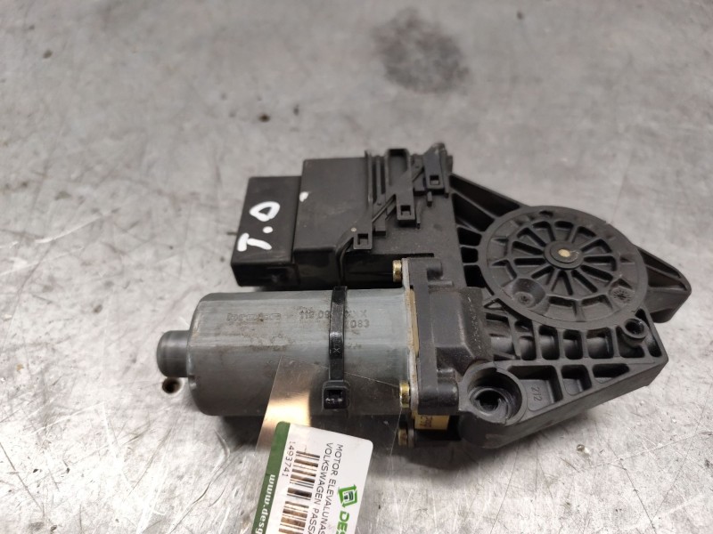 Recambio de motor elevalunas trasero derecho para volkswagen passat berlina (3b2) comfortline referencia OEM IAM 0130821696  