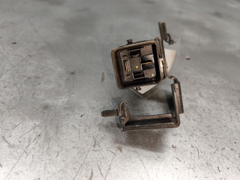 Recambio de caja precalentamiento para hyundai i30 (gd) 1.6 crdi referencia OEM IAM 368302A300  