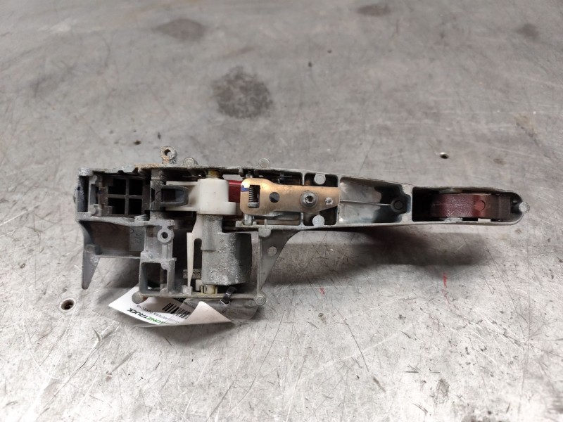 Recambio de maneta exterior delantera derecha para peugeot 308 1.6 16v referencia OEM IAM   