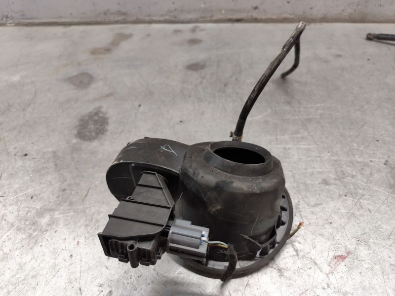 Recambio de tapa exterior combustible para ford ecosport 1.0 ecoboost referencia OEM IAM   