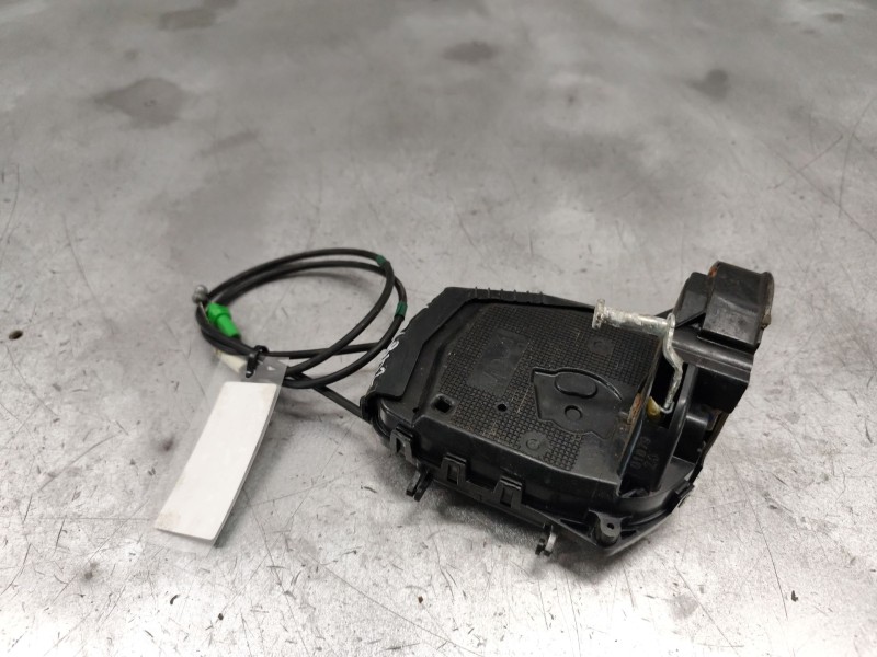 Recambio de cerradura puerta trasera izquierda para toyota yaris 1.0 cat referencia OEM IAM   