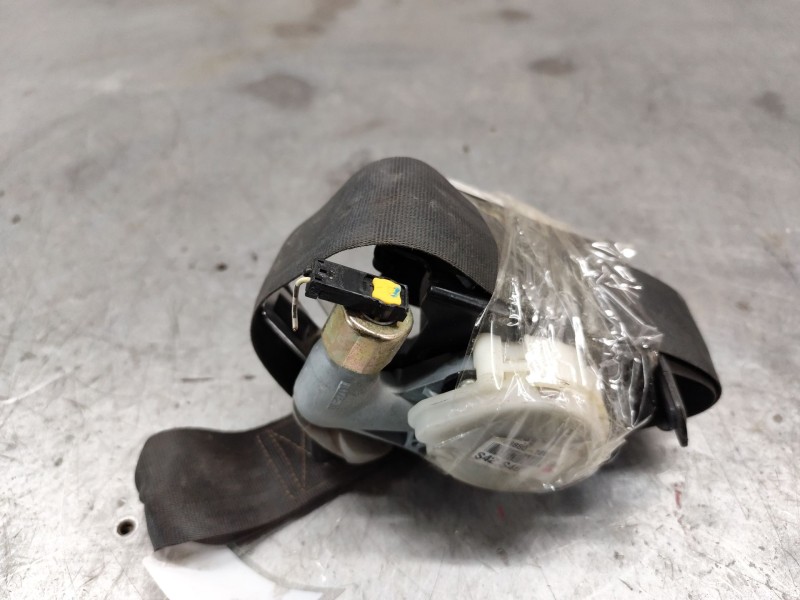 Recambio de cinturon seguridad delantero derecho para hyundai accent (mc) gl referencia OEM IAM 888801E030  