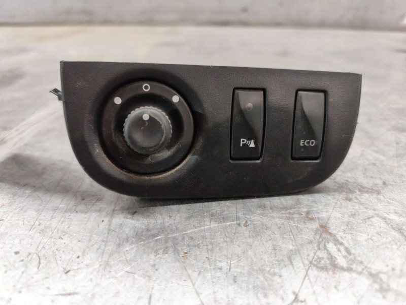 Recambio de mando retrovisor para dacia sandero ii tce 90 (b8m1, b8ma) referencia OEM IAM 255704649r  