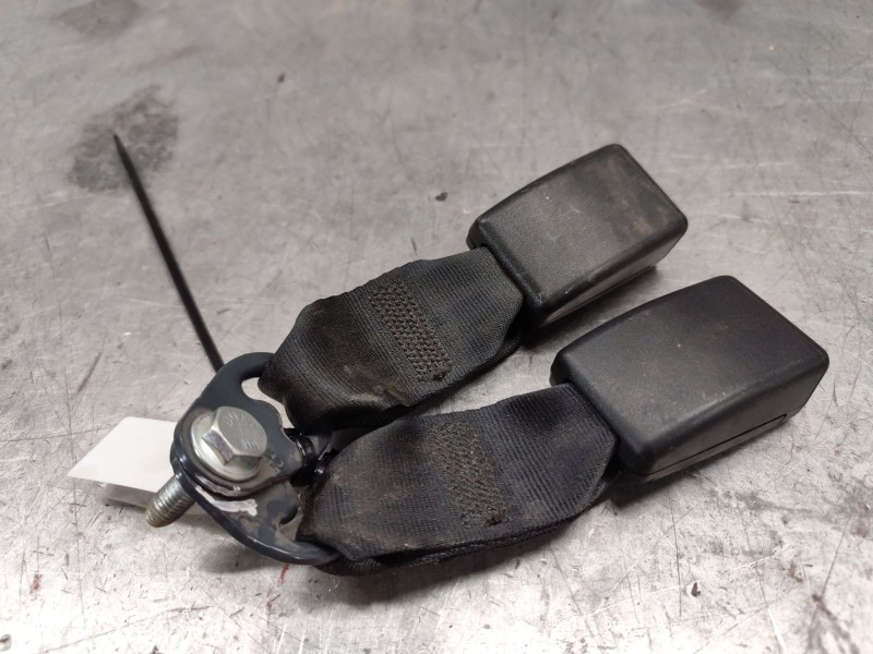 Recambio de enganche cinturon trasero central para dacia sandero ii tce 90 (b8m1, b8ma) referencia OEM IAM 878168063r  