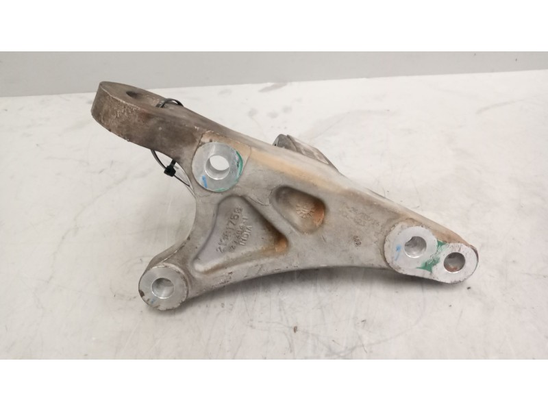 Recambio de soporte motor para volvo fm xxx 12.8 diesel referencia OEM IAM 21381753  