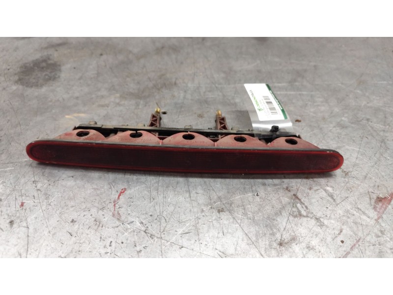 Recambio de luz central de freno para citroën xsara berlina 1.9 td sx referencia OEM IAM   