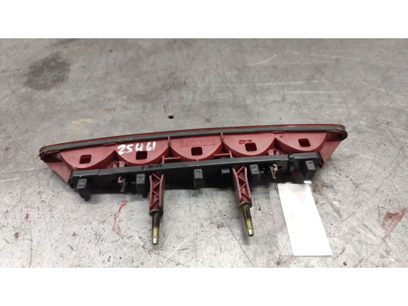 Recambio de luz central de freno para citroën xsara berlina 1.9 td sx referencia OEM IAM   