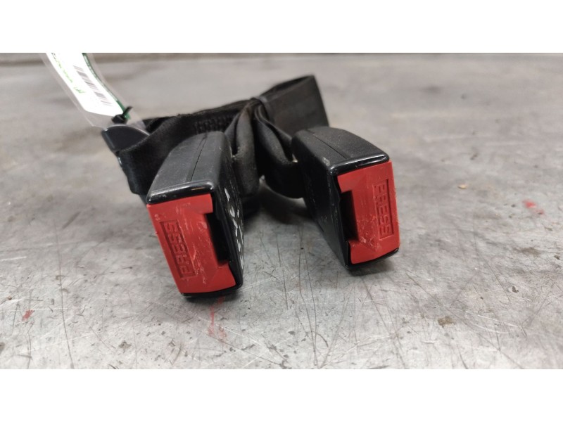 Recambio de enganche cinturon trasero izquierdo para citroën xsara berlina 1.9 td sx referencia OEM IAM   