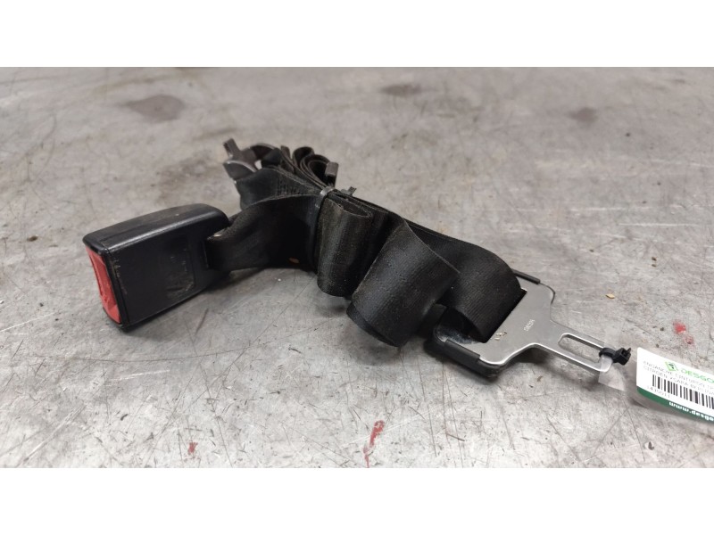 Recambio de enganche cinturon trasero derecho para citroën xsara berlina 1.9 td sx referencia OEM IAM   