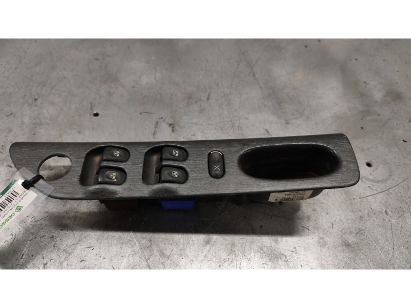 Recambio de mando elevalunas delantero izquierdo para renault laguna (b56) 1.8 16v rt referencia OEM IAM 7701707064  