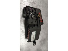 Recambio de caja reles / fusibles para renault trafic combi (ab 4.01) referencia OEM IAM 2119820402  