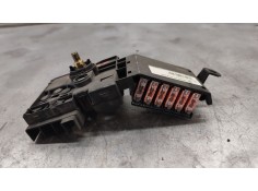 Recambio de caja reles / fusibles para renault trafic combi (ab 4.01) referencia OEM IAM 2119820402   2