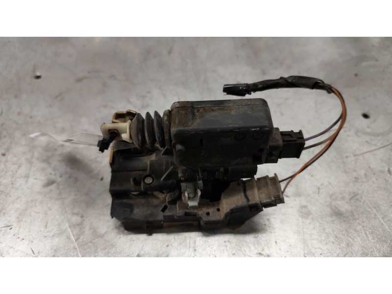 Recambio de cerradura puerta delantera derecha para renault laguna (b56) 1.8 16v rt referencia OEM IAM   
