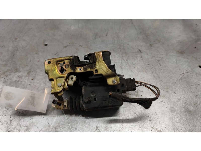 Recambio de cerradura puerta delantera derecha para renault laguna (b56) 1.8 16v rt referencia OEM IAM   