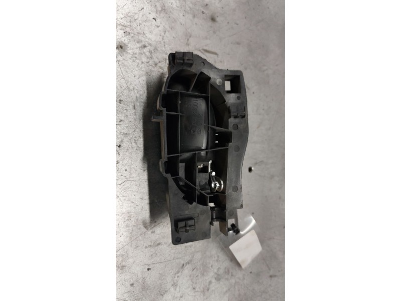 Recambio de maneta interior delantera derecha para peugeot 407 sw st sport referencia OEM IAM   