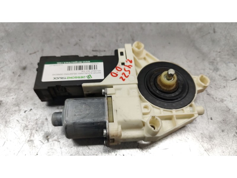 Recambio de motor elevalunas delantero derecho para peugeot 407 sw st sport referencia OEM IAM 1137328127  