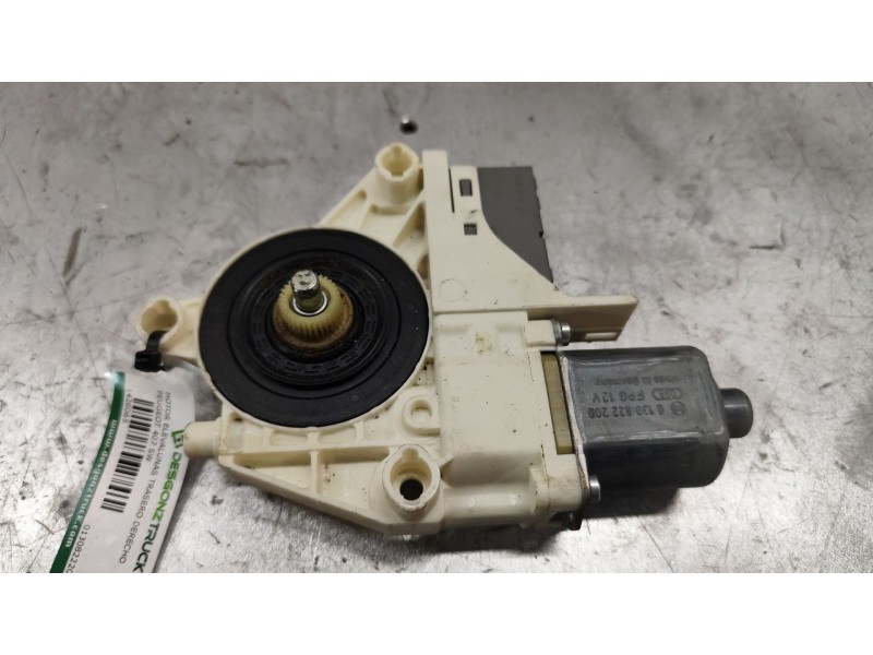 Recambio de motor elevalunas trasero derecho para peugeot 407 sw st sport referencia OEM IAM 0130822200  