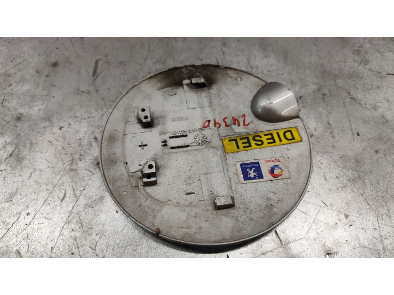 Recambio de tapa exterior combustible para peugeot 207 x-line referencia OEM IAM   