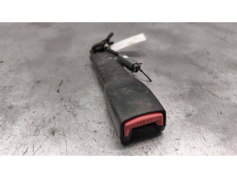 Recambio de pretensor airbag izquierdo para hyundai accent (mc) gl referencia OEM IAM   