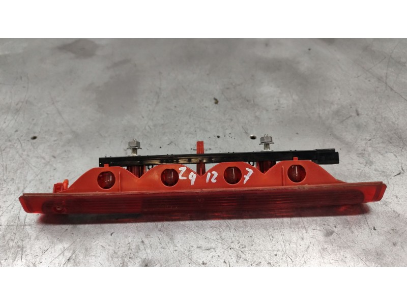 Recambio de luz central de freno para peugeot 308 1.6 16v referencia OEM IAM   