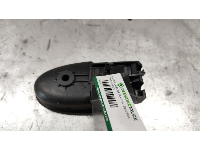 Recambio de maneta interior trasera izquierda para toyota yaris 1.0 cat referencia OEM IAM   