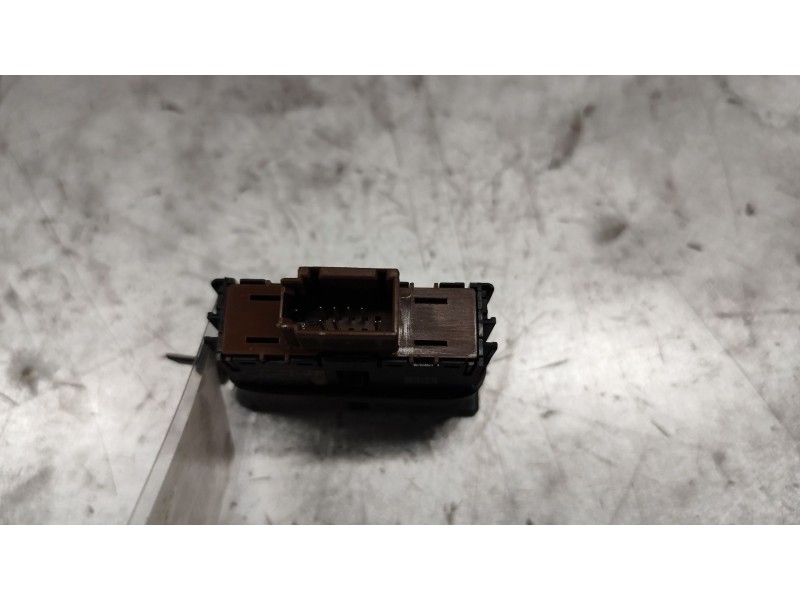 Recambio de mando cierre centralizado para volkswagen crafter furgoneta (sy_, sx_) 2.0 tdi referencia OEM IAM 7C09272110  