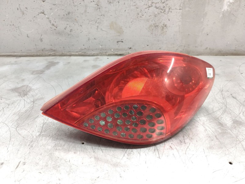 Recambio de piloto trasero derecho para peugeot 207 x-line referencia OEM IAM 9649986580  