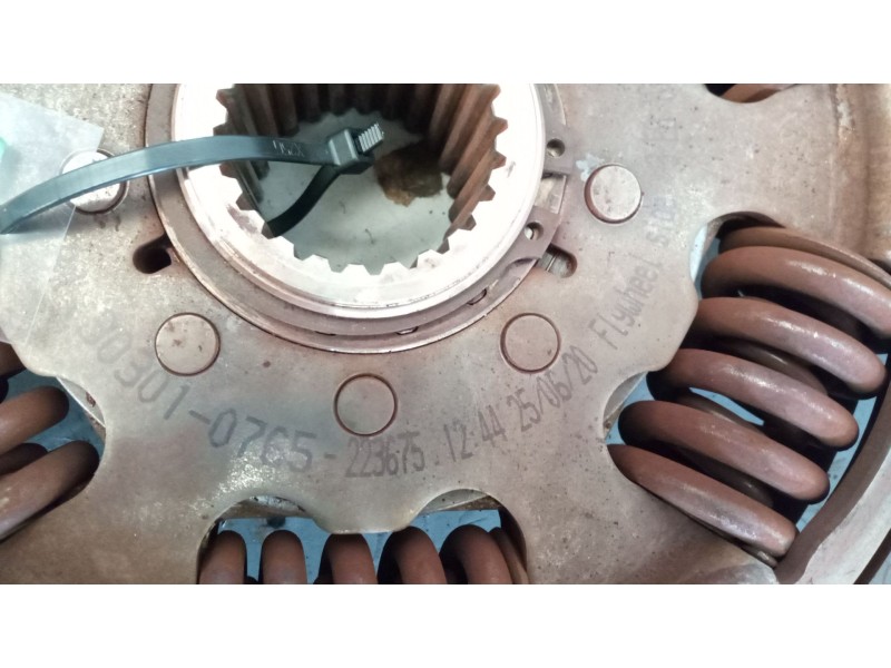 Recambio de disco embrague para man tgx 18.xxx fg / 4x2 ll xl referencia OEM IAM 81303010765  